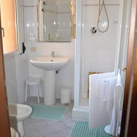 Elena Hotel 3*