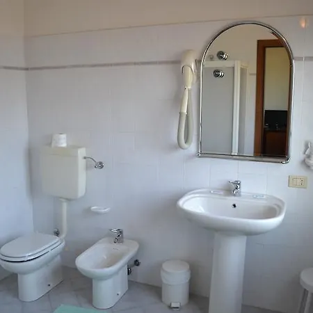 Elena ピアノーロ